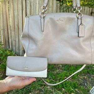 Authentic Coach leather beige and cream wallet with zipper and card holders